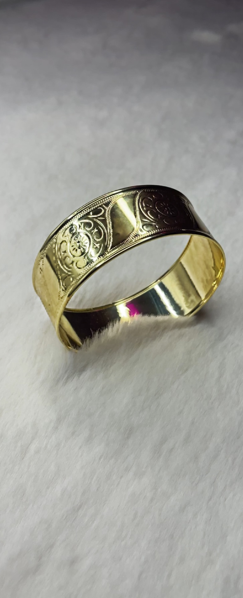 Bracelet manchettes doré (Asser Sabone)