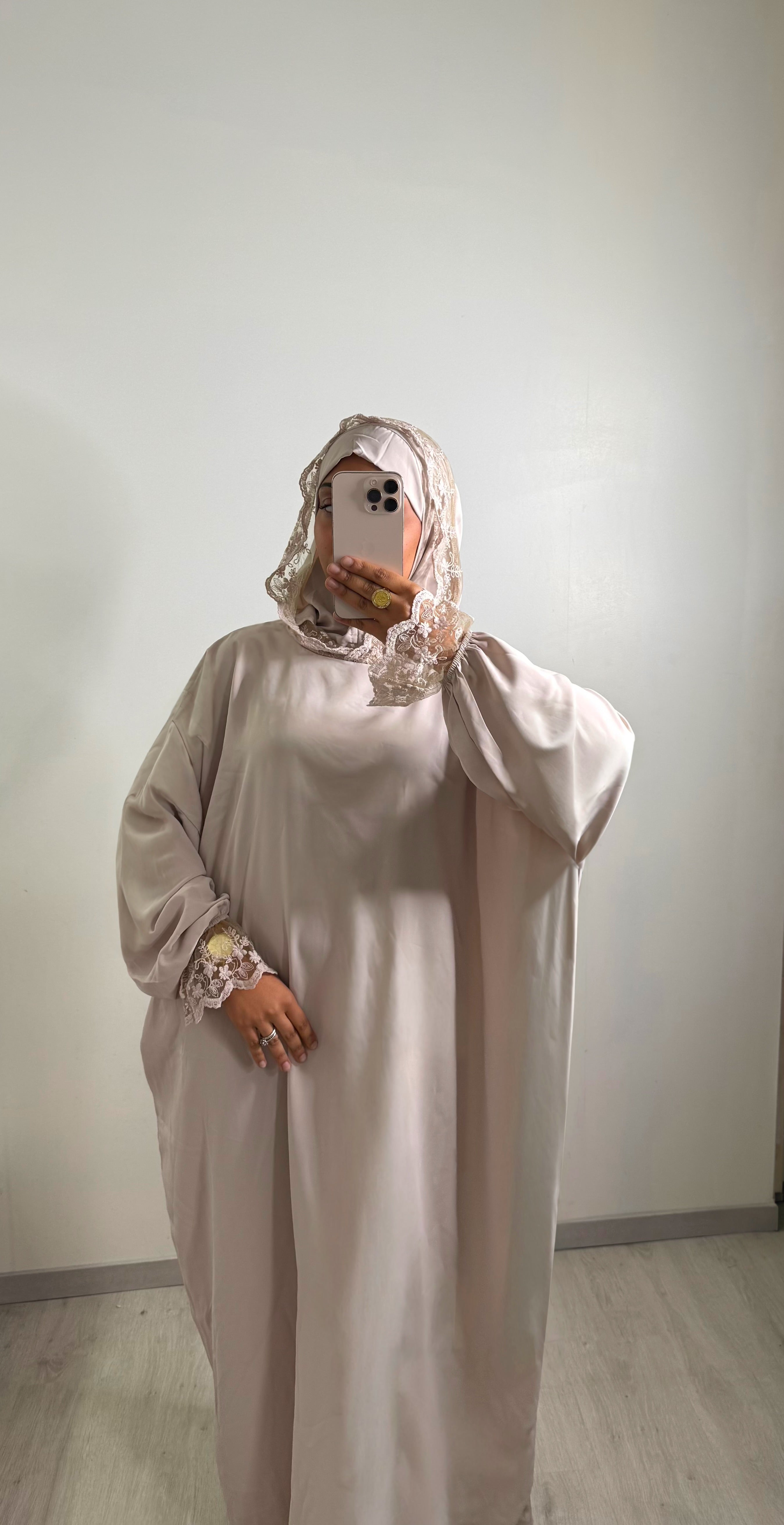 Robe de prière dentelle - Beige